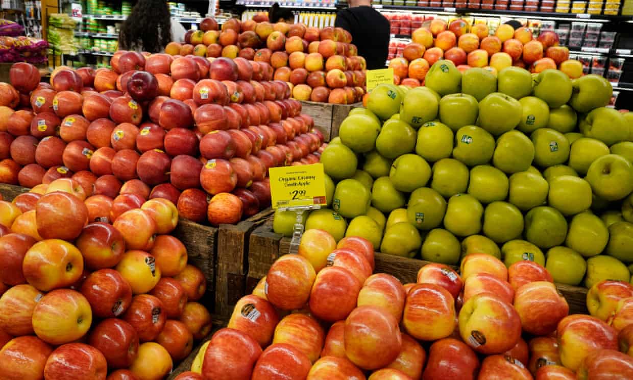 US prices dropped in December for first time since May 2020 as inflation rate fell to 6.5% (theguardian.com)