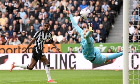 Alexander Isak of Newcastle United heads the ball wide during the Premier League match against Tottenham Hotspur.