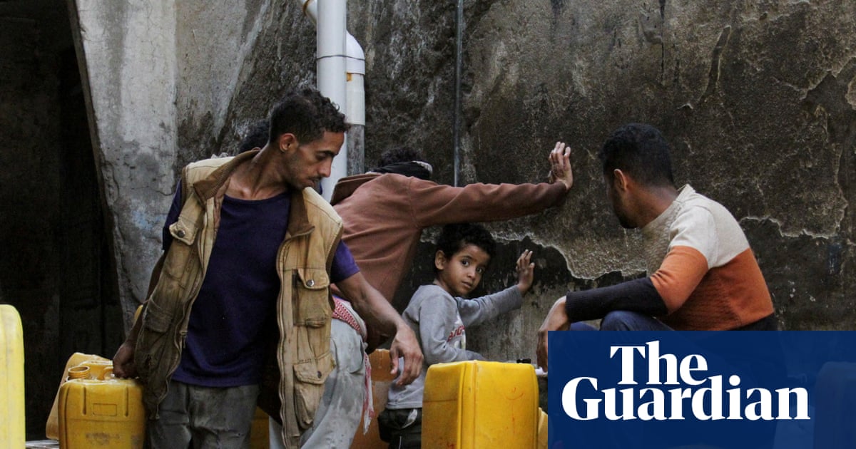 Besieged Yemeni city on verge of ‘unmanageable’ crisis, aid workers warn