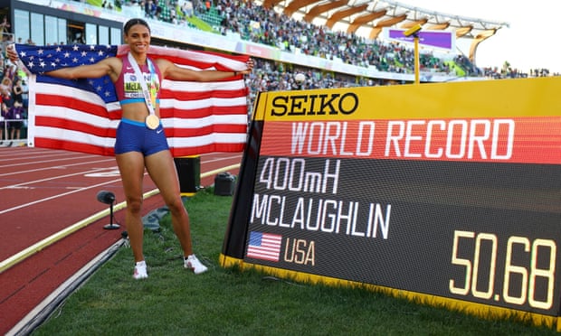 Sydney McLaughlin celebrates after winning the women's 400m hurdles final
