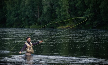 Alvdalen, Sweden: Giulio casts in the Osterdalalven River