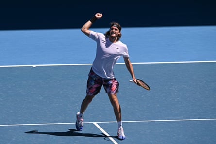 Stefanos Tsitsipas célèbre la victoire après avoir remporté son match du troisième tour contre Tallon Griekspoor 6-2, 7-6 (5), 6-3