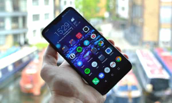 listen to cellphone Honor 10