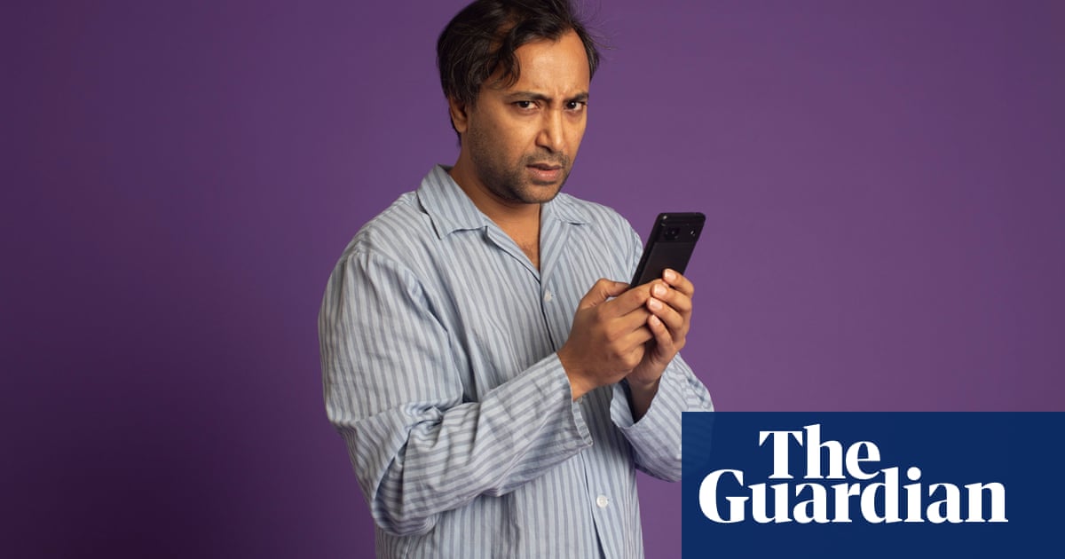 В седмица 1 от детоксикацията на Rhik Samadder той опитва