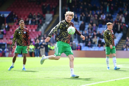 Nick Woltemade warms up before the Premier League match between Crystal Palace and Newcastle