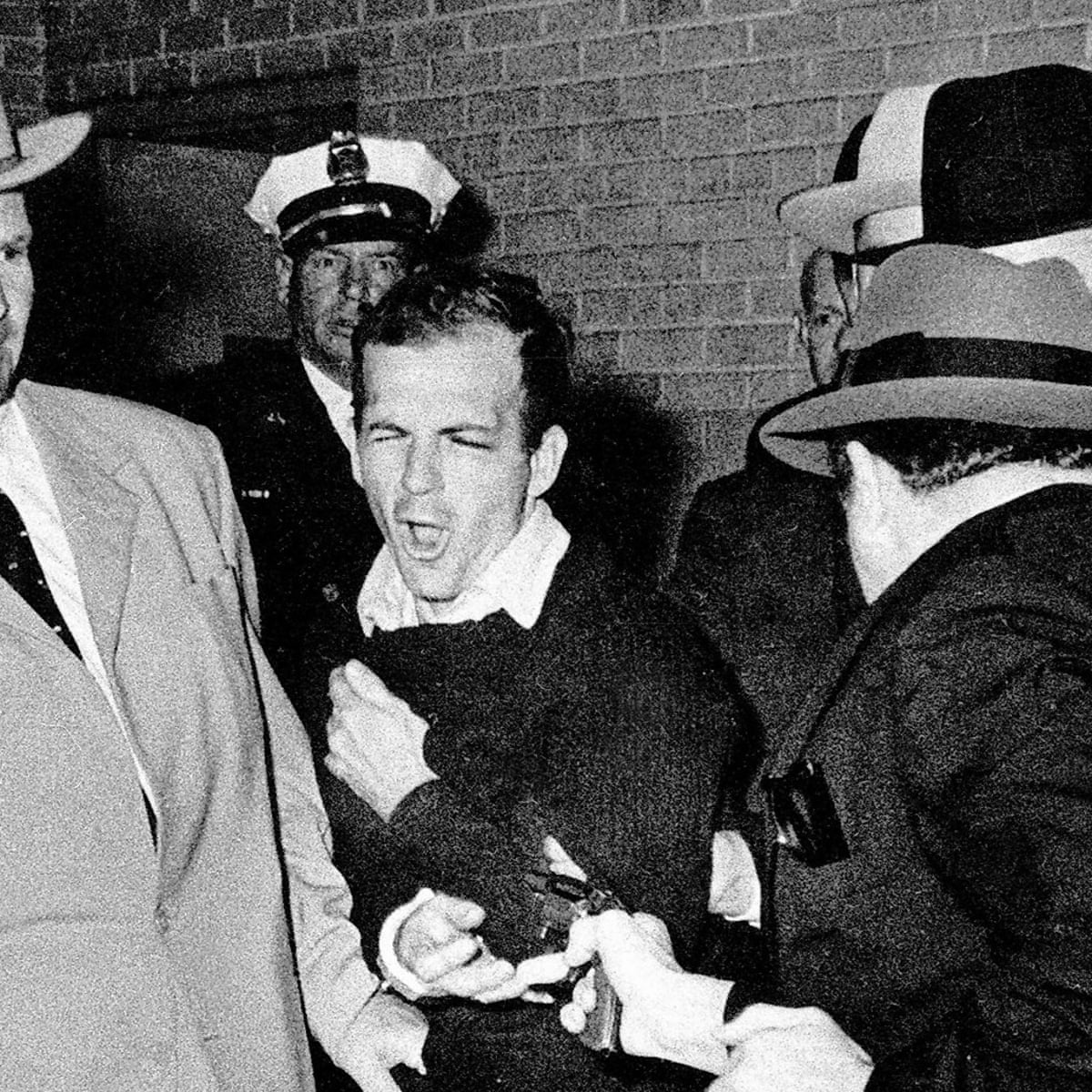 James R Leavelle, detective handcuffed to Lee Harvey Oswald when he was  shot, dies aged 99 | John F Kennedy | The Guardian