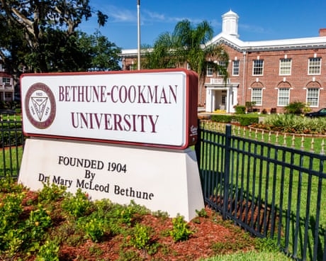a sign reads 'Bethune-Cookman University'
