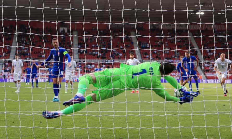 Jordan Henderson gave Gareth Southgate a boost by playing for the first time since February, although he missed a penalty near the end.