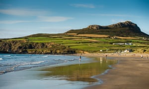 Whitesands bay and beach, in the shadow of Carn Llidi hill, near The City of St Davids. Pembrokeshire, South West Wales
