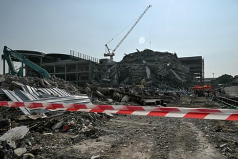 Die Trümmer einer Baustelle, aufgenommen nach dem Einsturz eines Gebäudes in Bangkok am Freitag nach einem Erdbeben.