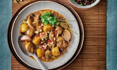 Gaeng Massaman (Massaman Curry) by Kay Plunkett-Hogge Food styling: Livia Abraham Prop styling: Pene Parker 20 best curries Observer Food Monthly OFM