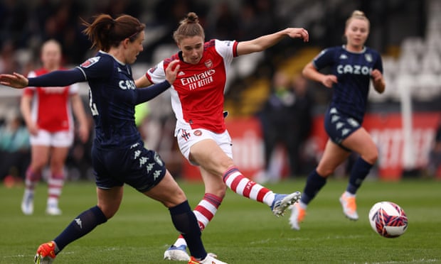 Vivianne Miedema scores Arsenal’s first goal during the Women’s Super League match against Aston Villa at Meadow Park on 1 May 2022