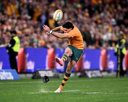 Ben Donaldson takes an unsuccessful punishment footwear to manus Ireland triumph complete nan Wallabies successful their Nations Championship opener successful Sydney