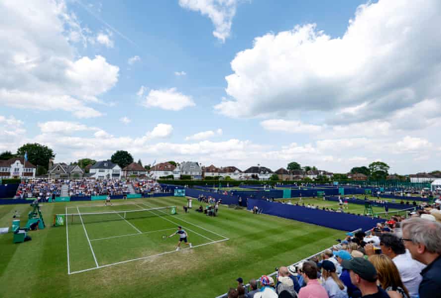 Andy Murray takes inspiration from Cilic after gritty Surbiton triumph | Tennis 2 Andy Murray returns to Brouwer during the match.