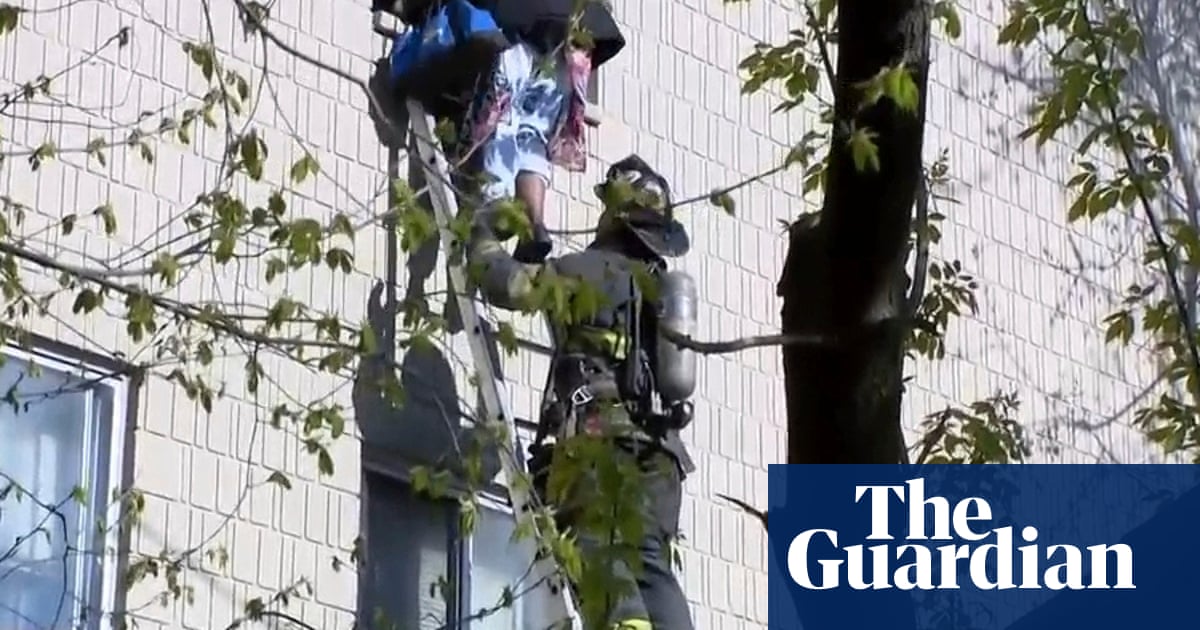 Milwaukee apartment building residents jump from windows amid rare large fire