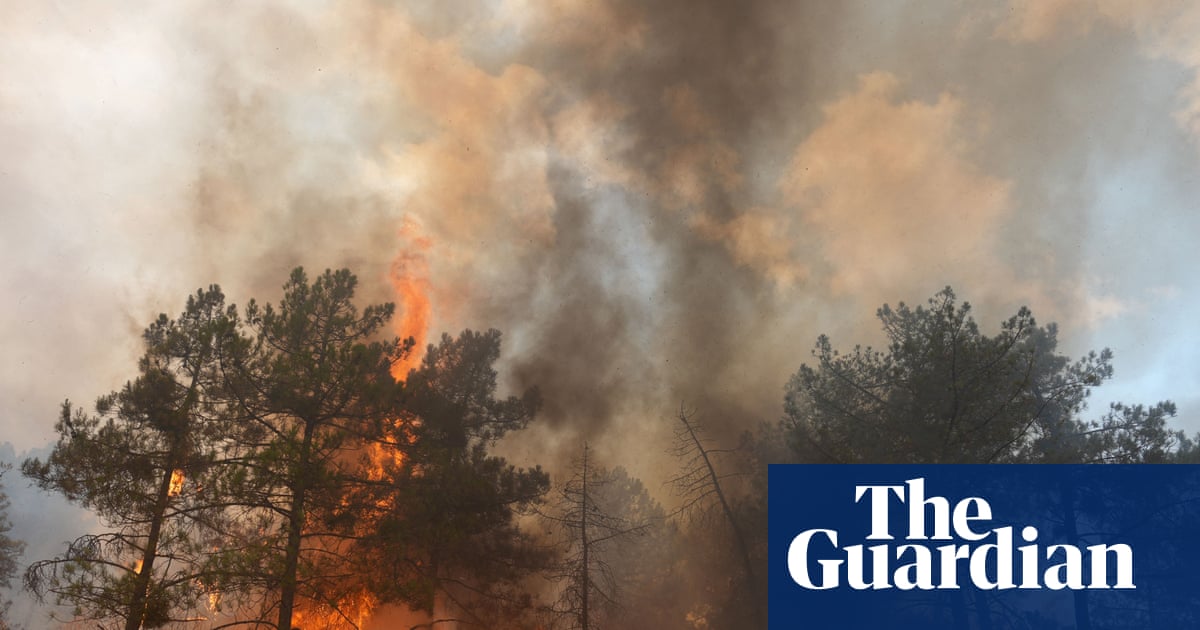 More than 250,000 people flee wildfires in France and Spain