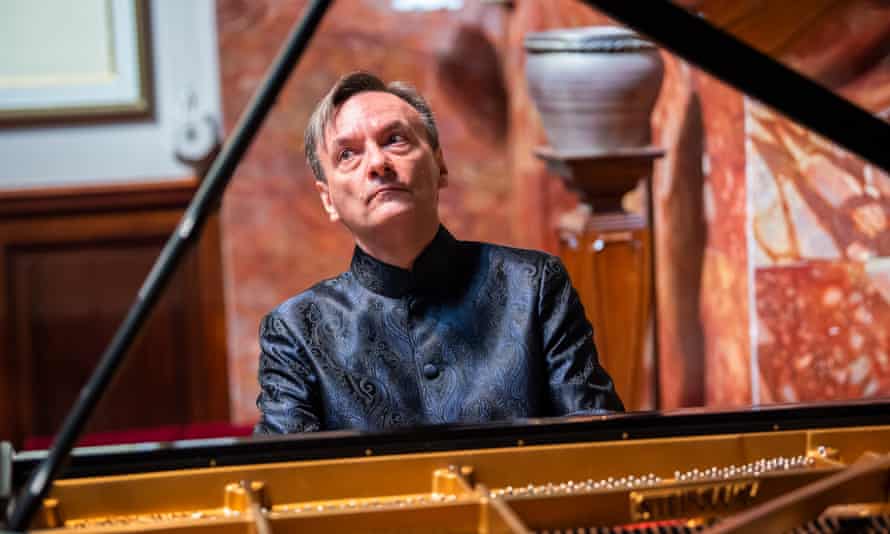 Stephen Hough at the piano