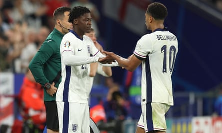 Kobbie Mainoo replaces Jude Bellingham as a substitute against Serbia.