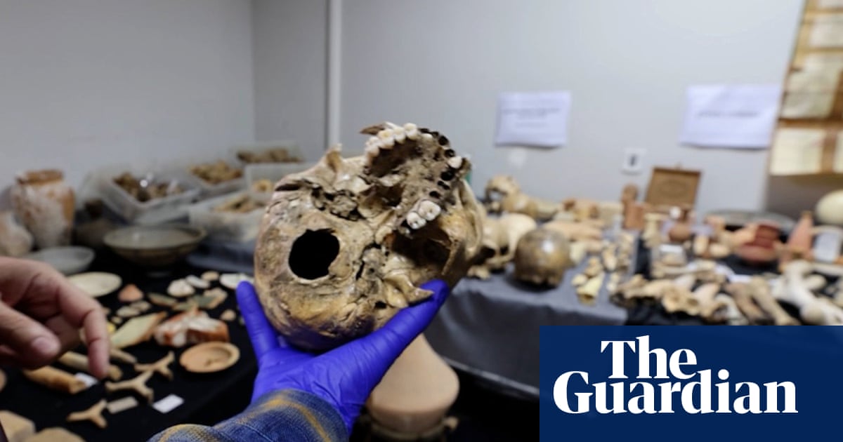Spanish police find hundreds of archaeological artefacts at two homes