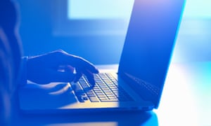 ‘Fake news outlets exploi social media and search algorithms to ensure high visibility and seamless integration with trusted content,’ the report says.