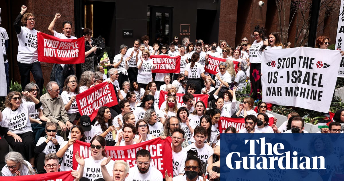 ‘Putting your body on the line’: inside the US movement against war in Iran