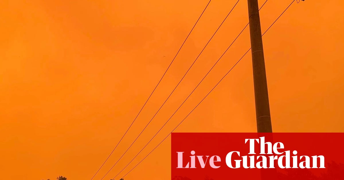 Australia heatwave live updates: Victorian bushfires raze scores of properties as new warnings issued; temperatures climb in Sydney