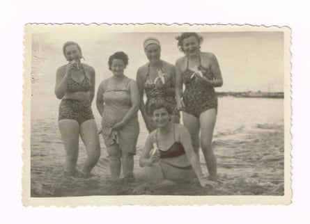 Hanka Altman (standing, right) in New Caledonia in 1949, en route to Australia.