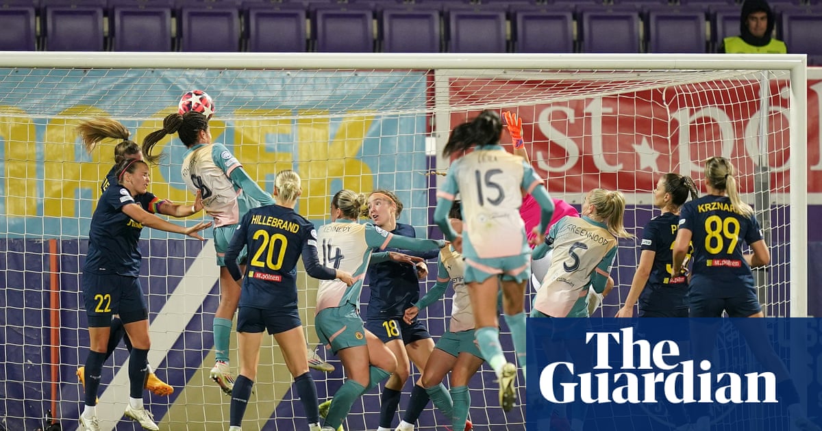Manchester City Edges St Polten 3-2