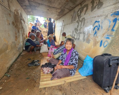 Thais sheltering in Surin province
