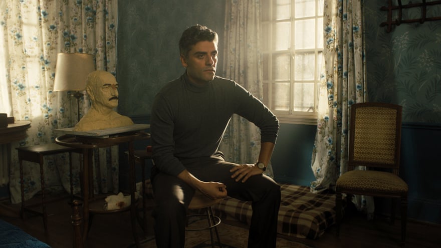 Oscar Isaac in Operation Finale.