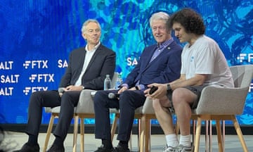 Tony Blair, Bill Clinton and Sam Bankman-Fried in 2022.