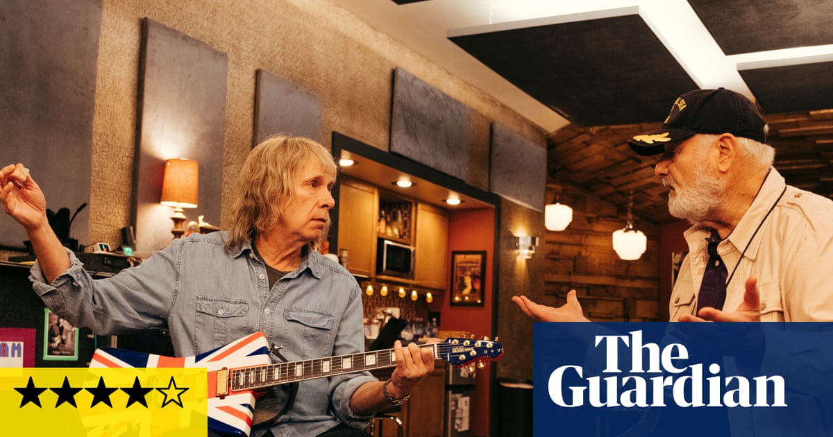 Spinal Tap II: El final continúa – Reseña
Los rockeros regresan en un falso secuela llena de agudas risas y melancolía Spinal Tap II: El final continúa – Reseña
Los rockeros regresan en un falso secuela llena de agudas risas y melancolía