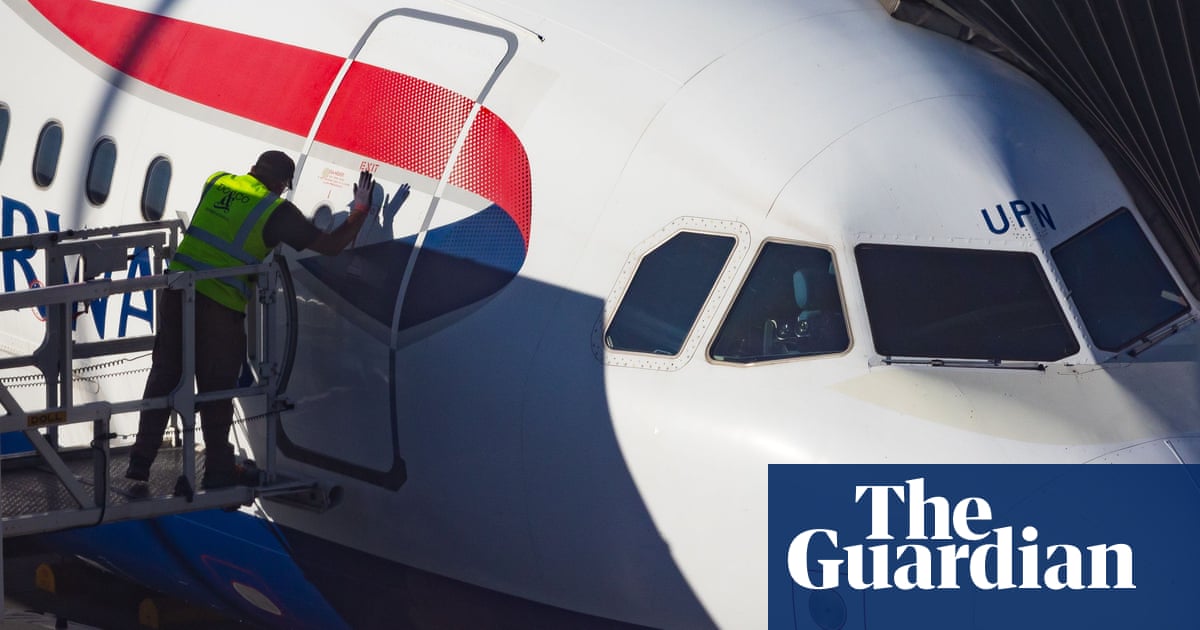 Thousands of British Airways workers to get pay rise of up to 13%