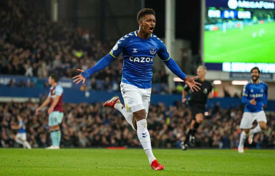 Demarai Gray well on his way to proving himself the steal of the season |  Everton | The Guardian