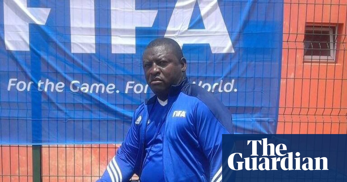 加蓬前 17 岁以下足球教练面临性虐待指控