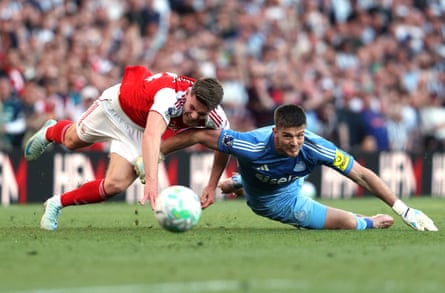Nick Pope brings down Viktor Gyökeres during Arsenal’s win at the Emirates.