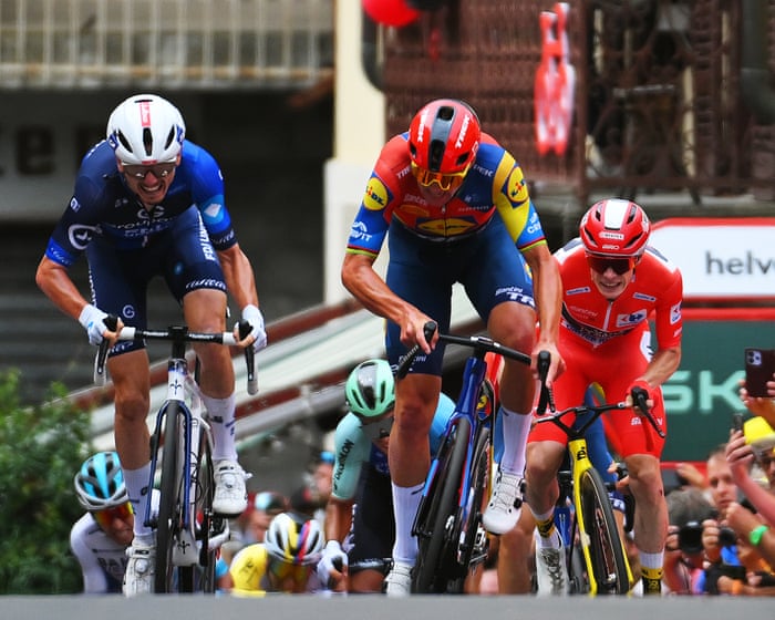 Vingegaard keeps Vuelta lead after team suffer bike thefts but Gaudu closes gap
