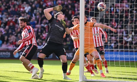 Championship roundup: blunder hands Hull shock victory at Sunderland