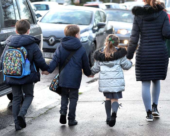 Air pollution slows lung growth during childhood, UK study shows