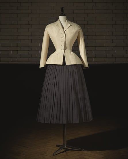 Dior’s classic bar suit from his first collection in 1947.