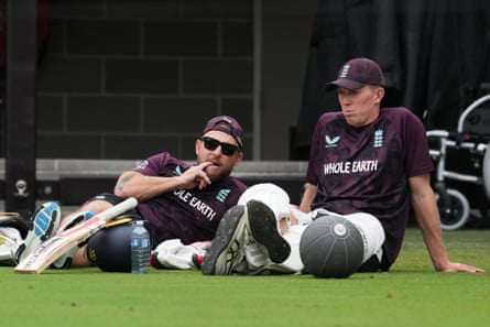 Brendon McCullum (left) talks with Zak Crawley during a practice session at the SCG