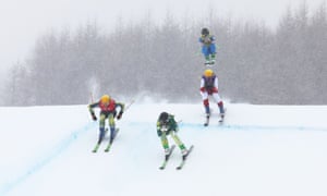 The snow falls on the skicross course.