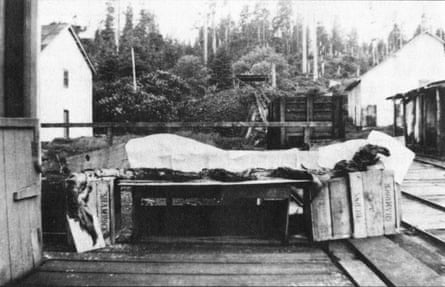 The ‘Cadborosaurus’ laid out on a white sheet by whalers and photographed for the local newspaper.