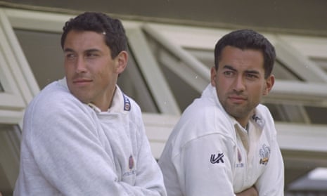 Ben (left) and Adam Hollioake in 1997.