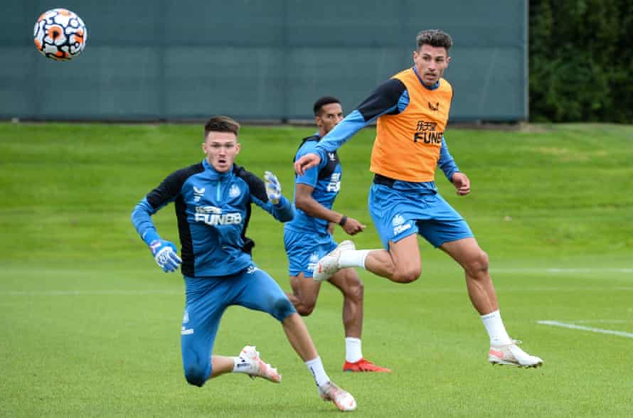 Steve Bruce admits ‘a lot’ of Newcastle players have not been vaccinated | Newcastle United 1 Freddie Woodman (left) will start in goal for Newcastle against Aston Villa.