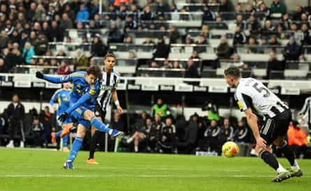 Brenden Aaronson leathering a shot toward goal