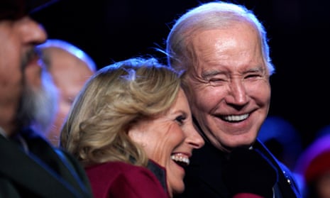 US President Joe Biden (R) and First lady Jill Biden (L).