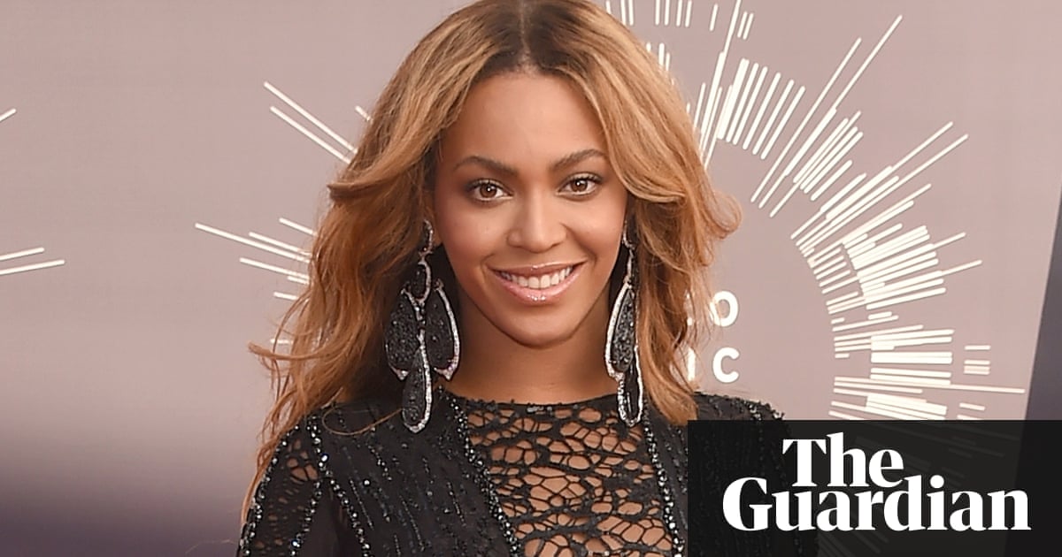 beyonces life Beyonce : born: september 4, 1981 , houston, texas: the band is managed by her father, matthew knowles, who is acknowledged as a strong force in beyoncé's life. beyonces life Beyonce : born: september 4, 1981 , houston, texas: the band is managed by her father, matthew knowles, who is acknowledged as a strong force in beyoncé's life.