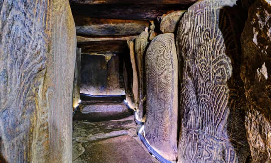 Inside the cairn of Gavrinis