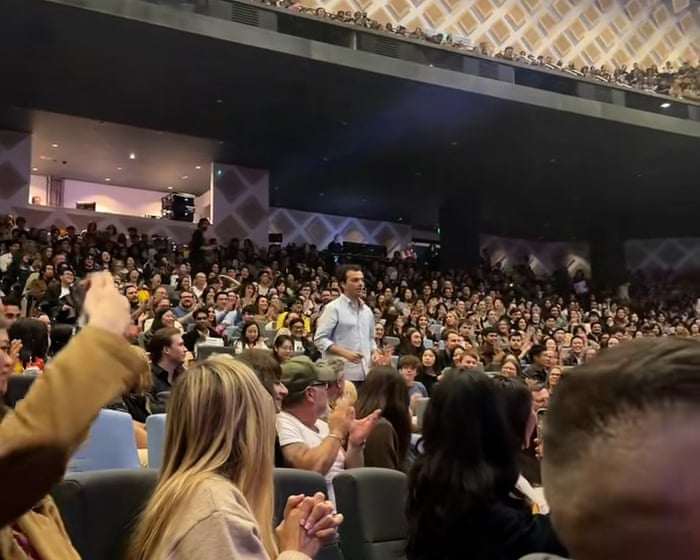 Sidneydə La La Land konsertində pianistin əvəzinə tamaşaçının çıxması ilə bağlı münaqişə yarandı